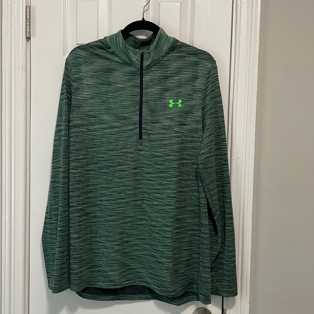 Like new under armour pullover